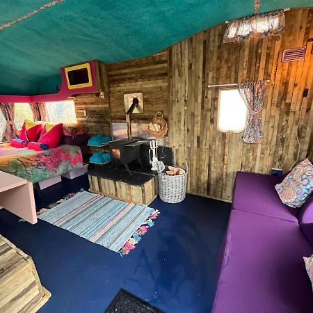 Budget Stay, In Lovely Private Setting With Rustic Charm, Log Burner, Fire Pit, Campers Kitchen & Eco Loo No Bedding Supplied Narberth Exterior foto