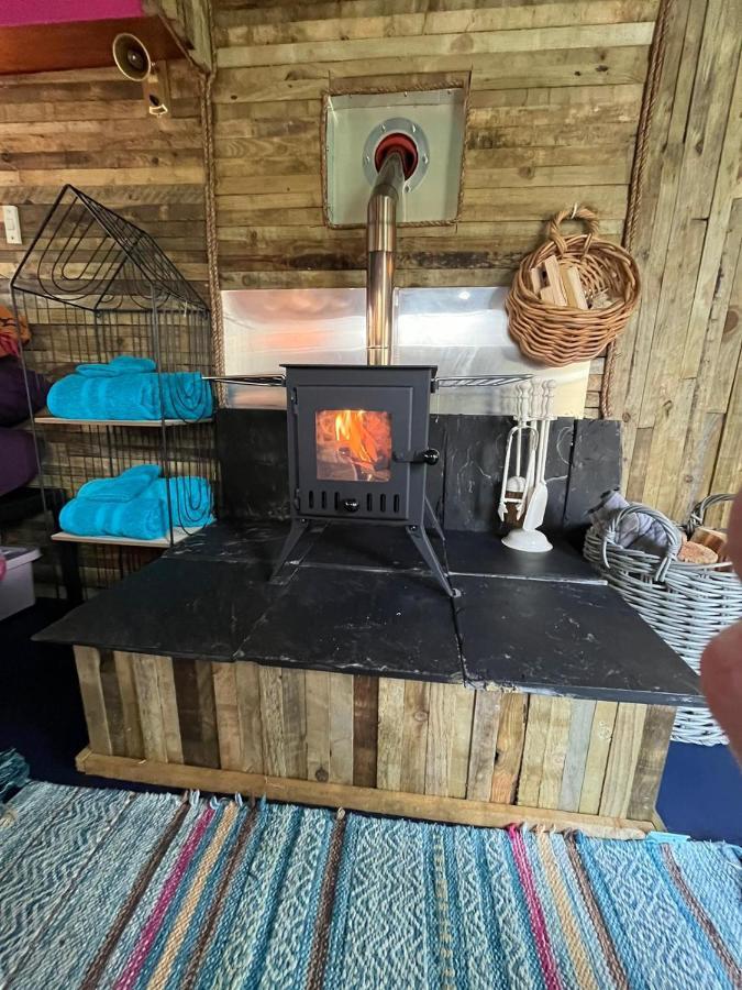 Budget Stay, In Lovely Private Setting With Rustic Charm, Log Burner, Fire Pit, Campers Kitchen & Eco Loo No Bedding Supplied Narberth Exterior foto