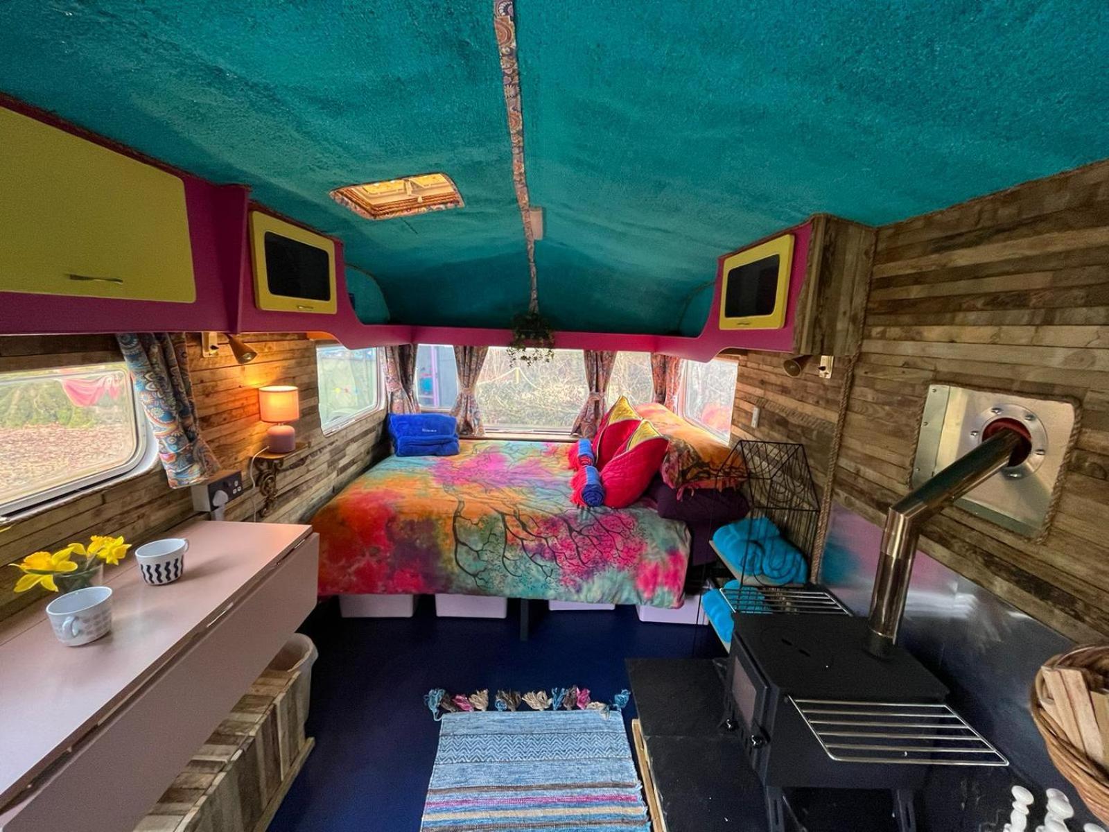 Budget Stay, In Lovely Private Setting With Rustic Charm, Log Burner, Fire Pit, Campers Kitchen & Eco Loo No Bedding Supplied Narberth Exterior foto