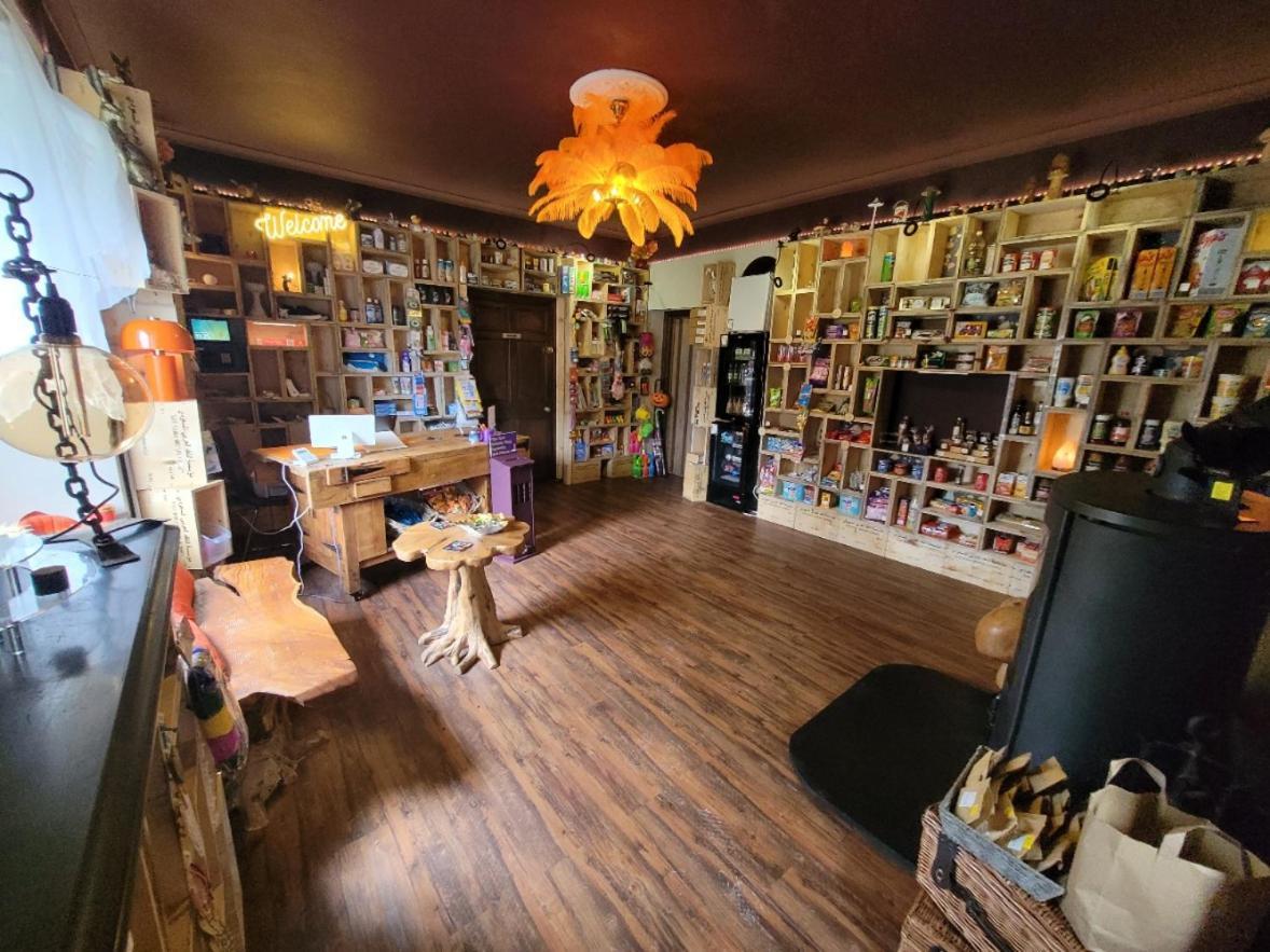 Budget Stay, In Lovely Private Setting With Rustic Charm, Log Burner, Fire Pit, Campers Kitchen & Eco Loo No Bedding Supplied Narberth Exterior foto